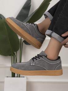 Herr sneakers med låg profil, enfärgad snörningsdesign, rund tå, lämpliga för alla säsonger, pendling, dagligt bruk och outfits - Mörkgrå - Visa 5