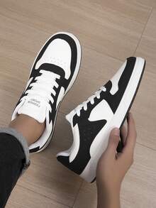 Men's Low-Top Lace-Up Casual Sneakers With Colorblock Design, Suitable For All Seasons, Daily Wear, Commuting And Outdoor Use - White/Black - View 3