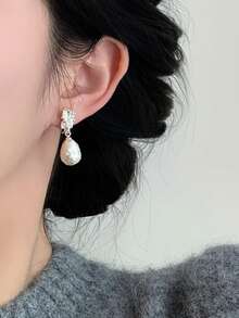 1 Pair French Vintage Asymmetrical Geometric Pearl Teardrop Ear Clips, Suitable For Women's Daily Commute Wear - Silver - View 2