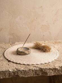 1/2/4/6/12pcs Cream White Wavy Braided Placemats, Japanese Rustic Style, Woven Material, Round Shape With Wavy Braided Edge Details, Heat-Resistant Tabletop Protection & Decorative Function, Tea Mat Suitable For Japanese Tea Room Arrangement And Quiet Home Decor Scenes - Beige - View 3