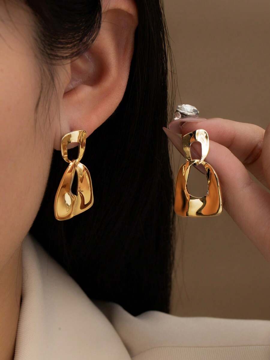 1 Pair Vintage Fashion Geometric Metal Earrings, Double-Layer Asymmetric Square Design, Suitable For Women's Daily Wear And Gift Giving - Yellow Gold - View 1