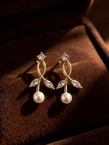 1 Pair Women's 14K Gold Plated Earrings, Inlaid With Cubic Zirconia And Pearls, Hypoallergenic Material, Suitable For Bridal Wear Or As A Gift - Gold - View 7