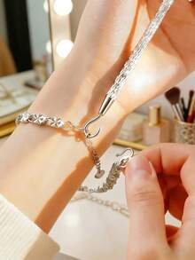 Bracelet Clasp Helper, Quick & Convenient Daily Wear Assistant, Easy Slide-In Jewelry Wrist Accessory, Fashion Metal Wear Buffer, Metal Wire Crocodile Clip Bracelet Helper, Jewelry Assistant, Adjustable Watch Band Buckle - Multicolor - View 16