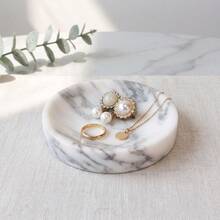 Natural Marble Round Tray, Multi-Functional Jewelry Bracelet Display Dish, Bathroom Soap Key Storage Tray, Stone Candle Holder Base, Modern High-End Stone Desktop Ornament, Office Living Room Entryway Decorative Tray - White - View 4