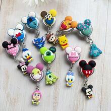1/2 buah Gantungan Lencana Kartun Disney yang Dapat Ditarik dengan Klip, Tempat Kartu Identitas Karakter Lucu, Cocok untuk Perawat, Guru, dan Karyawan Kantor - Y - View 5
