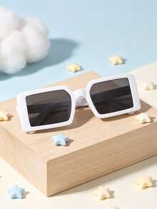 1 PC Kids 4-8Y Narrow Rectangle Fashion Glasses, Retro Basic Casual Frame Solid Color Lens Lightweight For Beach Daily Wear With Glasses Box - Multicolor - View 4