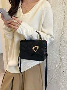 輕奢純色小方包 女款 2026新款 皮革皮帶扣手提包 肩背包 高級時尚拼接斜挎包 - 黑色 - 查看 3