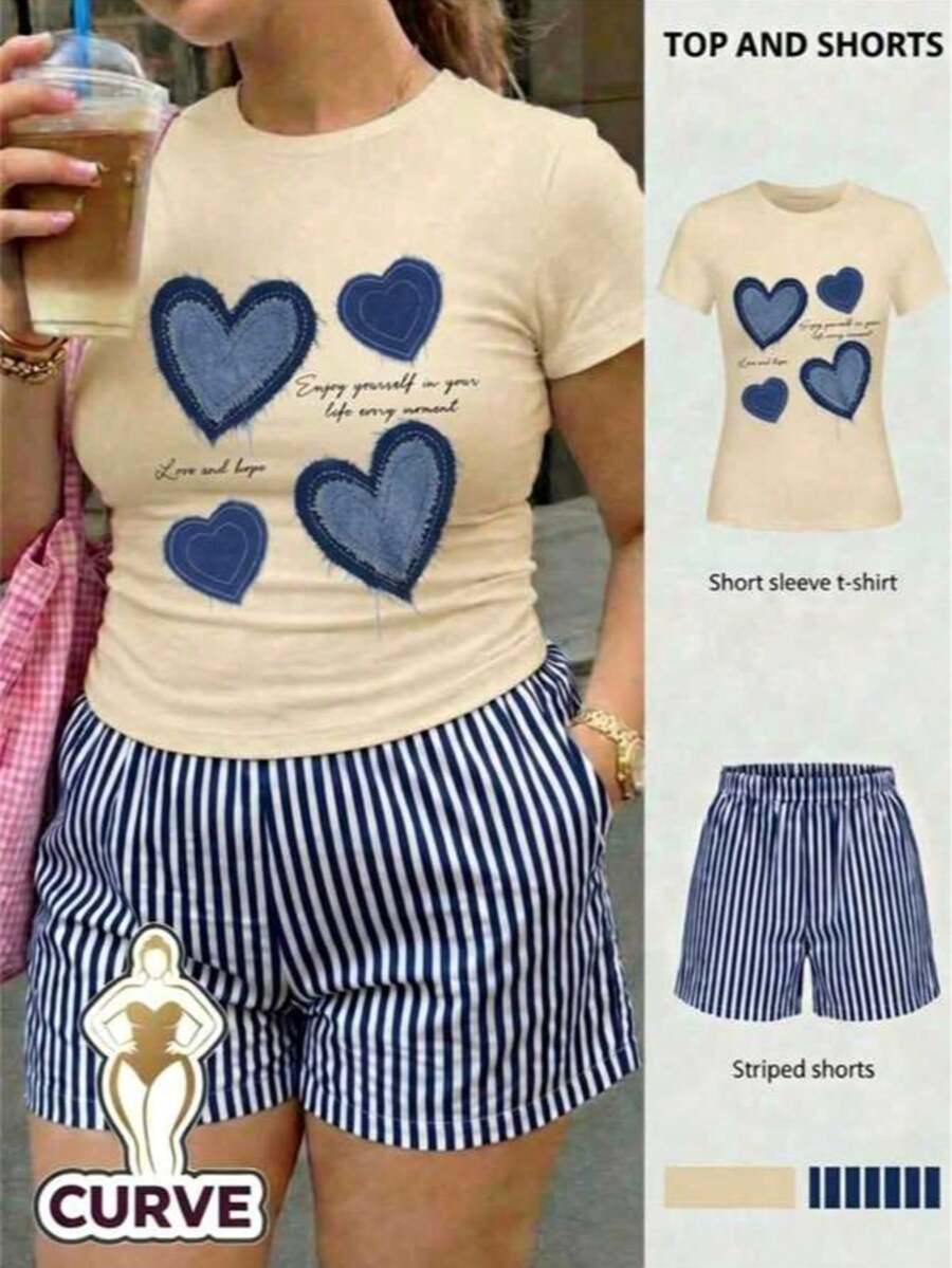 casual de dos piezas para mujer de talla grande - camiseta blanca de manga corta con estampado de corazones + pantalones cortos a rayas azules - camiseta color hueso + pantalones cortos a rayas - Ver 1
