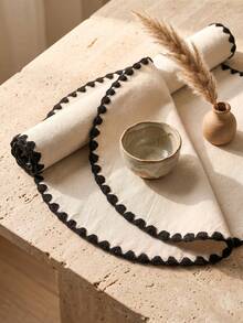 1/2/4/6/12pcs White Base Black Edge Placemats, Vintage Minimalist Style Fabric Material Round Black Serrated Lock Stitch Detail Stain-Resistant Tabletop Protection & Decorative Function Dining Table Mats Suitable For Daily Breakfast And Vintage Minimalist Home Decor Scenes - White - View 4