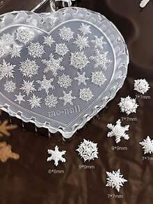 Christmas Heart Snowflake Silicone Mold With Dense Snowflake Pattern, Whole Plate Contains Over 10 Types Of Fine Snow Crystals, Single Use Or Collage Can Be Flexibly Combined, Snowflake Branches Radiate Outward Without Clumping, Transparent Gel Body With Subtle Glossy Finish And Soft Touch, Suitable For Christmas First Snow Nail Art Gift For Best Friend, Can Be Layered With Ice Blue Fine Glitter Powder To Create Falling Snow Effect - Multicolor - View 2