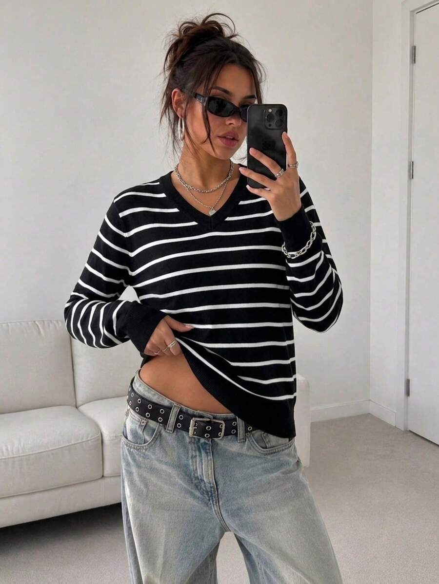 Women's Striped V-Neck Pullover Sweater, Long Sleeve Knit Top, Essential Comfortable Piece For Autumn/Winter, Regular Fit With Warm Lining