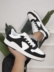 Men's Low-Top Lace-Up Casual Sneakers With Colorblock Design, Suitable For All Seasons, Daily Wear, Commuting And Outdoor Use - White/Black - View 1