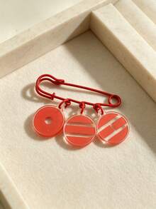 1 Red Safety Pin Brooch With 3 Round Acrylic Pendants, Abstract Geometric Charm Brooch, Casual Fashion Accessory - Red - View 3