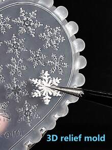 Christmas Heart Snowflake Silicone Mold With Dense Snowflake Pattern, Whole Plate Contains Over 10 Types Of Fine Snow Crystals, Single Use Or Collage Can Be Flexibly Combined, Snowflake Branches Radiate Outward Without Clumping, Transparent Gel Body With Subtle Glossy Finish And Soft Touch, Suitable For Christmas First Snow Nail Art Gift For Best Friend, Can Be Layered With Ice Blue Fine Glitter Powder To Create Falling Snow Effect - Multicolor - View 4