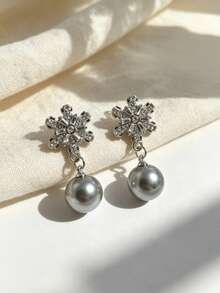 1 Pair Of Fashionable Personalities Snowflake Shaped Faux Pearl Earrings Suitable For Women's Daily Commuting ﻿ - Grey - View 4