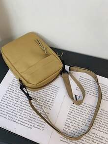 Tas Selempang Kecil Pria, Tas Bahu Kasual Nilon, Tas Kurir Mini Ringan untuk Kerja Sehari-hari, Perjalanan, dan Aktivitas Luar Ruangan - Khaki - View 4