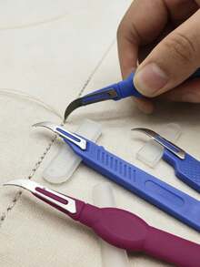 Portable Sharp Seam Ripper Tool Set, Wear-Resistant Plastic Handle Stainless Steel Thread Picker, Curved Head Sewing Accessory, Bright Color Hook-Shaped Seam Ripper With Safety Protective Cover, Sewing Tool, Suitable For DIY Crafts, Holiday Sewing And Clothing Repair - Seam Ripper - View 3