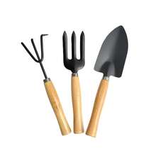 Kit de Herramientas de Jardín 3 Piezas, Pala, Horquilla y Rastrillo con Mango de Madera, Herramientas Metálicas para Plantar, Airear y Aflojar Tierra para Plantas y Huerto Doméstico - C - Ver 7