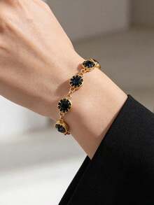 1pc Autumn/Winter Vintage Tea Color Bracelet, Niche Luxury Elegant Delicate Adjustable Slide Clasp Hand Jewelry - Olive Green - View 2