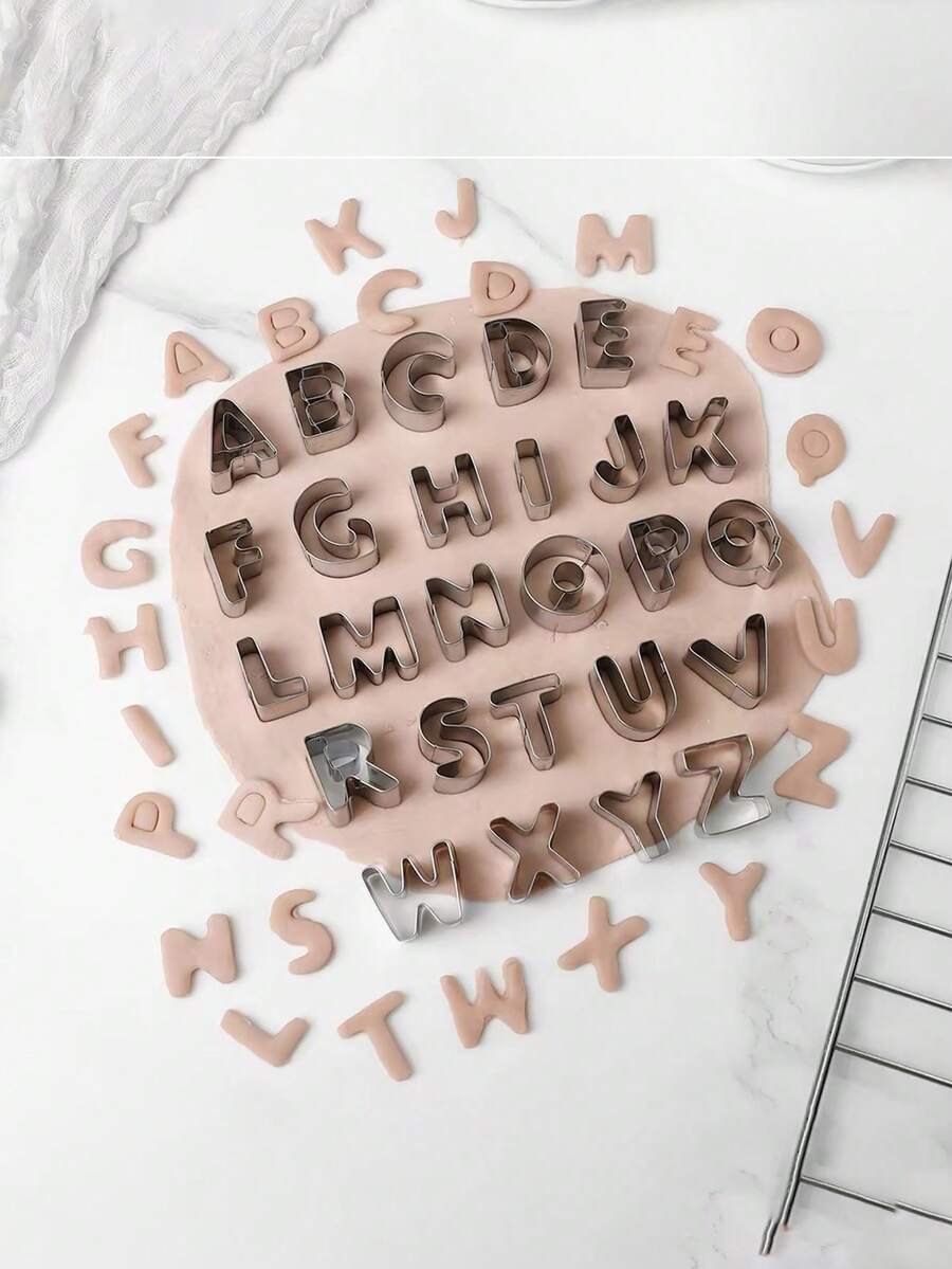 Bộ 26 khuôn bánh cookie chữ cái 3D mini trang trí topper bánh kem, dụng cụ làm bánh và trang trí kem phủ sáng tạo - Xem 1