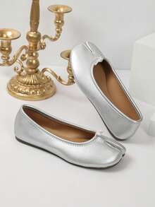 Women's New Split Toe Flat Ballet Shoes With Gold Foil, Elegant, Vacation, Avant-Garde - Silver - View 7