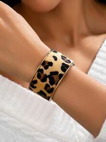 1pc Women's Fashionable Wild Leopard Print Open Wide Cuff Bracelet, Autumn/Winter Jewelry Gift - Leopard - View 7