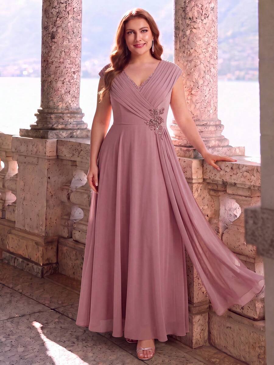 Elegant Rose Chiffon Plus Size Mother Of The Bride Dress, With Short Sleeves And Applique, Deep V-Neck Formal Maxi Dress - Dusty Pink - View 1