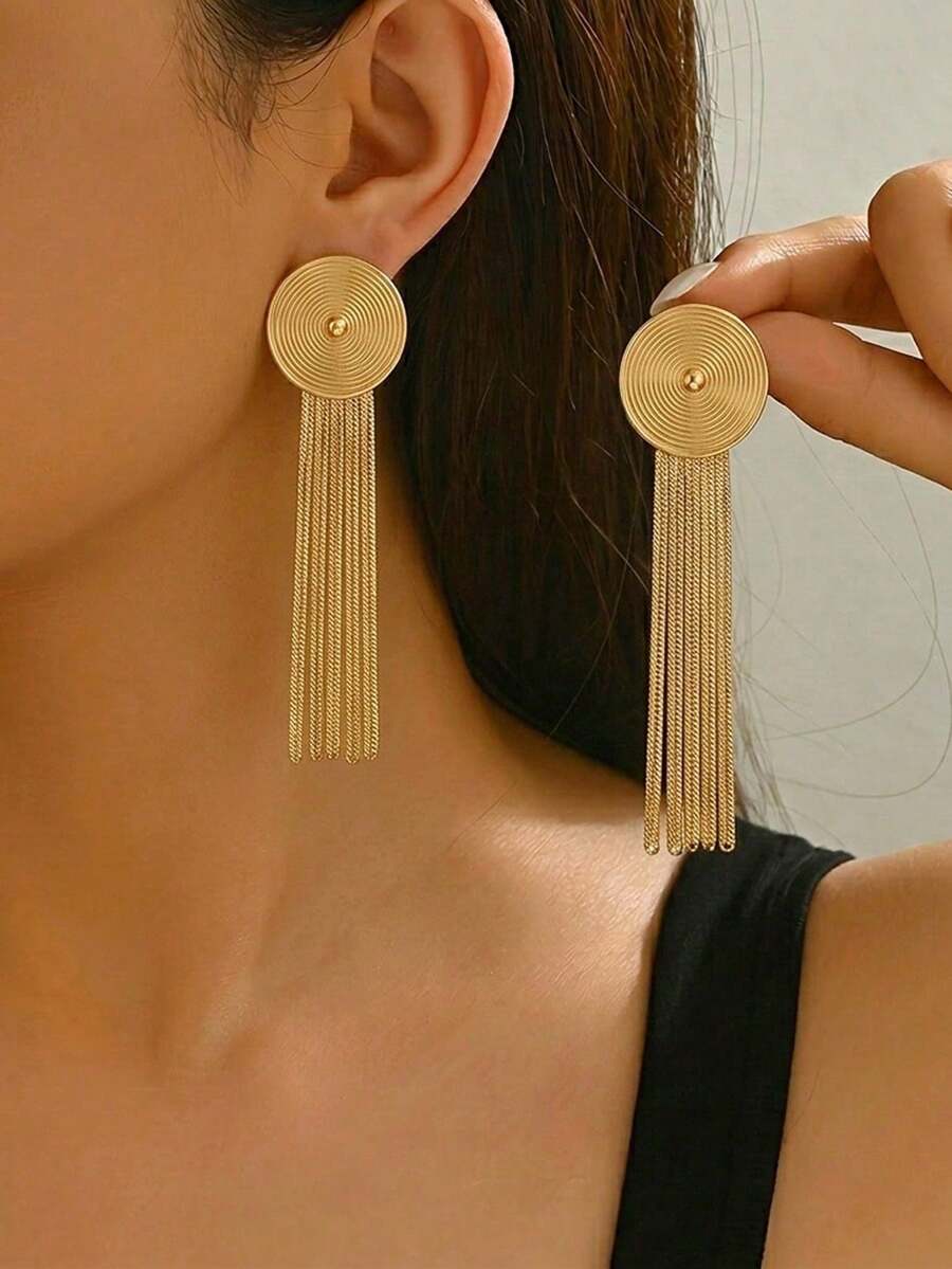 1 Pair European And American Vintage Style Gold Tassel Long Earrings, Featuring Round Brushed Metal Disc With Multiple Fine Chain Draping Design, Suitable For Women Seeking Personalized And Presence - Yellow Gold - View 1