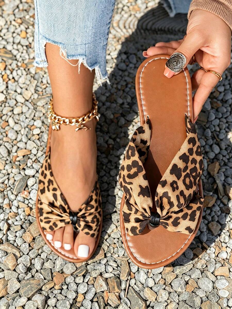 Women's Leopard Print Flat Flip Flops, Retro Sexy Casual Sandals For Vacation, Commute, Beach, Daily Wear, Comfortable & Slimming - Brown Leopard Print - View 1