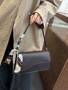 1 buah Tas Bahu Syal Sutra Elegan Minimalis Vintage dengan Penutup Asimetris Warna Polos - Hitam - View 6