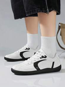 Men's Fashion New Style Versatile Casual Lace-Up Racing Sports Shoes - Black and White - View 1