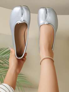 Women's New Split Toe Flat Ballet Shoes With Gold Foil, Elegant, Vacation, Avant-Garde - Silver - View 2
