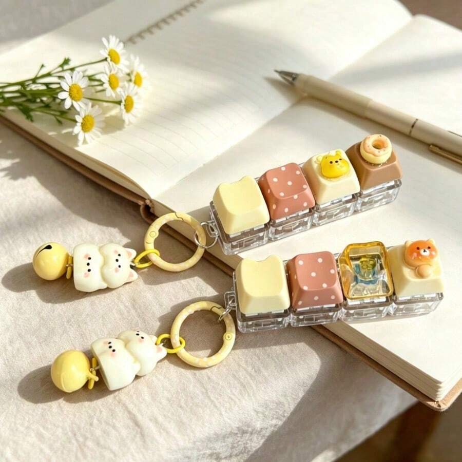 4-Key Square Button Creative Keyboard Shaped Pendant, Car Keychain, Bag Charm Ornament, Party Key Ring Gift Set, Keychain Accessory Suitable For Various Festival Party Gifts, Wedding Favors - View 1