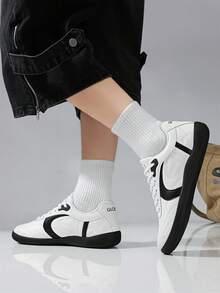 Men's Fashion New Style Versatile Casual Lace-Up Racing Sports Shoes - Black and White - View 3