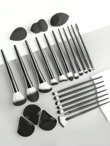 38/24/18pcs Makeup Brush Set, 18-Piece Makeup Brush Set With Multiple Sizes, Soft Bristles, Fluffy, Skin-Friendly, Non-Irritating, Even Powder Pickup, No Flying Powder, Easily Create Full Face Makeup Look - Black - View 2