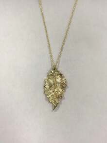 1pc Vintage Textured Oak Leaf Brass Pendant Necklace, Thanksgiving Harvest Theme Gold Stainless Steel Chain, Holiday Gift Atmosphere Clavicle Chain - SXL-155 - View 1