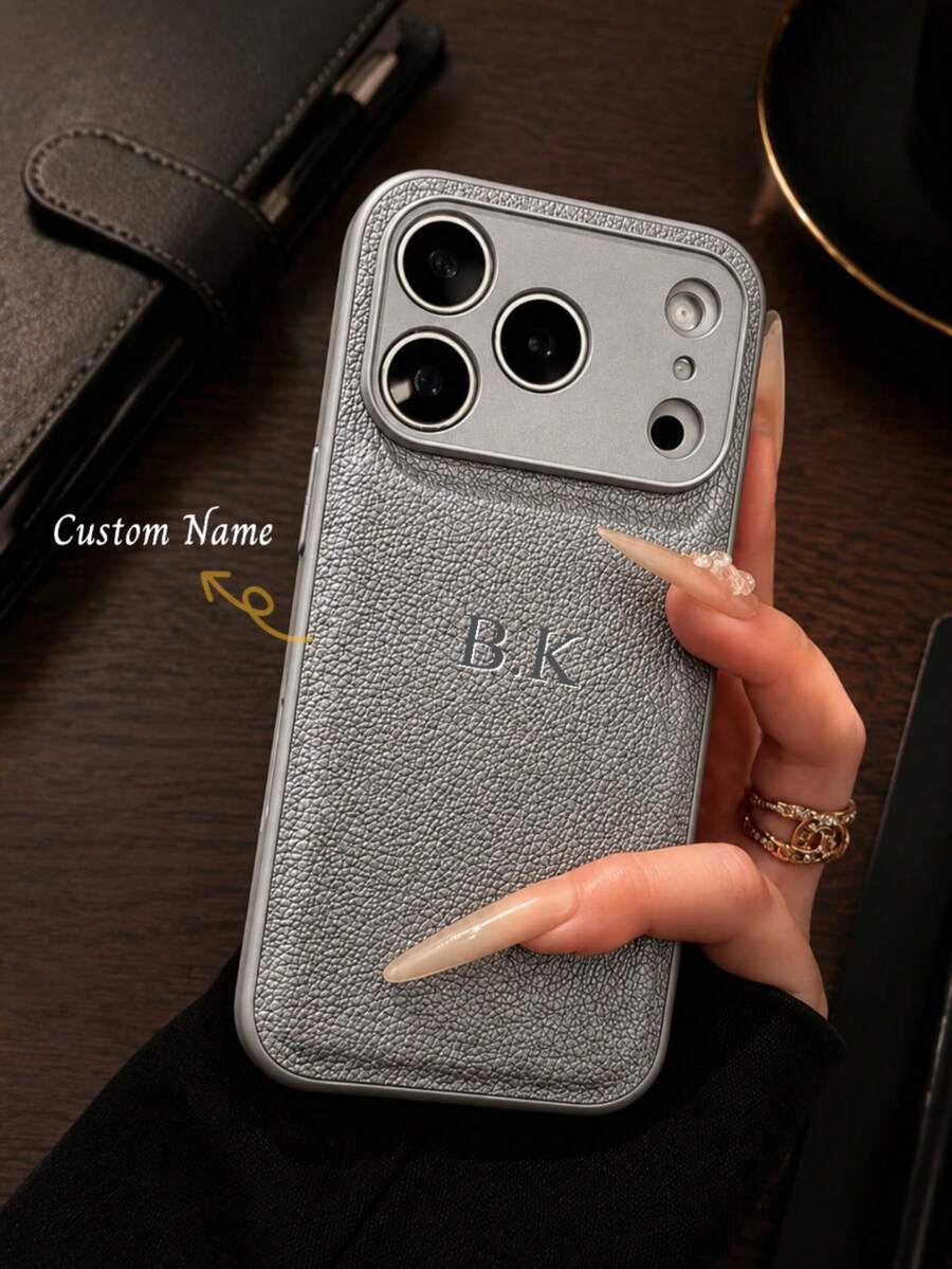 奢華客製化姓名人造 PU 皮革手機殼,適用於 Apple 17 16 15 14 13 12 11 Pro Max 14 15 16 Plus 17 Air,燙金字母全包保護殼,時尚手機殼 DIY 禮物,手機配件,字母姓名客製化,極簡防指紋防摔防震情侶手機殼軟殼,情人節禮物,生日禮物,節日禮物 - 銀色 - 查看 1