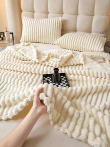 1pc Wide Striped Magic Flannel Fleece Skin-Friendly Soft Comfortable Bed Blanket Throw, Suitable For Bedroom Guest Room, Machine Washable, All Season Use - Off-white - View 4