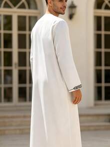 Jubah Pria Lengan Panjang Leher Bulat Gaya Saudi Terbaru 2026, Pakaian Arab Bordir, Jubah Sholat Ramadhan Gaya Gurun, Pakaian Tradisional Arab, Abaya Dubai Timur Tengah, Jubah Longgar yang Bernapas, Cocok untuk Idul Fitri, Ramadhan, dan Pakaian Sehari-hari - Putih - View 3