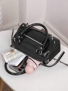 1 pc Tas Motor Gaya Retro Keren dengan Patchwork dan Rivet Logam, Tali Strap Ganda yang Dapat Disesuaikan, Tas Tangan Wanita, Tas Selempang Wanita untuk Jalan-jalan dan Belanja - Hitam - View 7