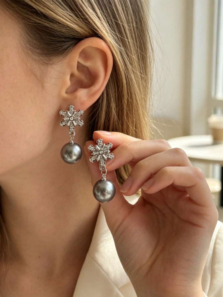 1 Pair Of Fashionable Personalities Snowflake Shaped Faux Pearl Earrings Suitable For Women's Daily Commuting - Grey - View 1