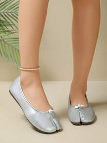 Women's New Split Toe Flat Ballet Shoes With Gold Foil, Elegant, Vacation, Avant-Garde - Silver - View 3