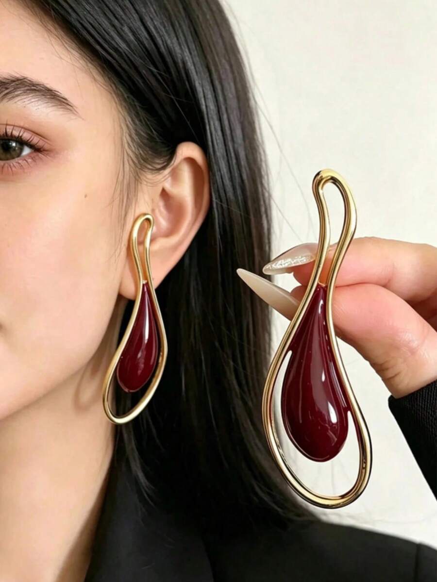 1 Pair Exaggerated Geometric Asymmetric Bordeaux Red Oil Drop Stud Earrings, European And American Style - Multicolor - View 1