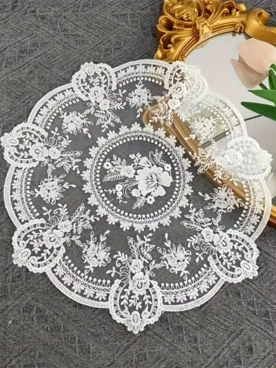 4pcs Vintage French-Style Lace Placemats, Chinese-Style Tablecloths, And Decorations For The Dining Area; Ideal For Decorating Weddings, Parties, And Christmas Holidays, As Well As Being Essential Items For Home Use In Autumn And Exquisite Gifts.