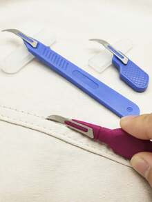 Portable Sharp Seam Ripper Tool Set, Wear-Resistant Plastic Handle Stainless Steel Thread Picker, Curved Head Sewing Accessory, Bright Color Hook-Shaped Seam Ripper With Safety Protective Cover, Sewing Tool, Suitable For DIY Crafts, Holiday Sewing And Clothing Repair - Seam Ripper - View 4