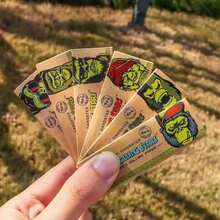 78MM Gorilla Style Rolling Papers, 50 Sheets/Book, Portable Small Booklet For Outdoor Use, Perfect Gift For Rolling Enthusiasts! Holiday Gift! Random Pattern! - View 5