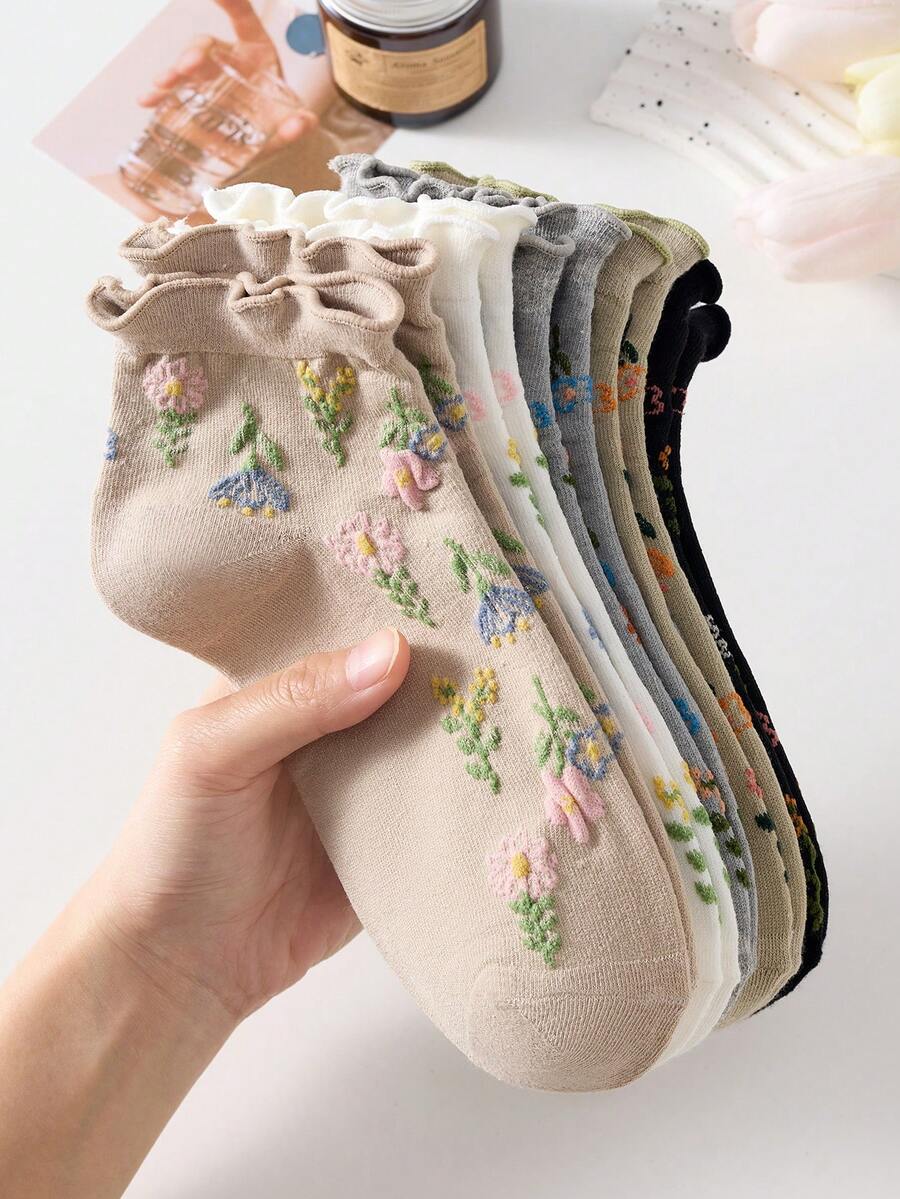 5 Pairs Women's French Vintage Court Style Floral Pattern Embossed Fashion Short Socks Invisible Socks Lace Socks, Ankle Socks Boat Socks, Skin-Friendly Soft Socks, Suitable For Daily Casual Wear, Suitable For Spring Summer All Seasons - Multicolor - View 1
