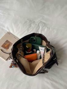 Tote Bag With Relaxed Soft Body, Drawstring Closure Design, Paired With Chain Shoulder Strap, Effortless To Carry. Spacious Interior Can Hold Many Personal Items, Decorated With Cute Charms, Simple And Elegant Style Suitable For Daily Outings, Easily Creating A Casual And Relaxed Outfit Effect. - Coffee Brown - View 5