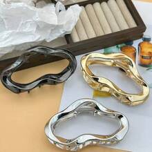 1pc Hollow Alloy Large Hair Claw (Slight Scratches Are Normal, Internal Texture Is Random) - Silver - View 3