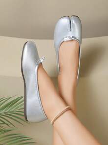 Women's New Split Toe Flat Ballet Shoes With Gold Foil, Elegant, Vacation, Avant-Garde - Silver - View 5